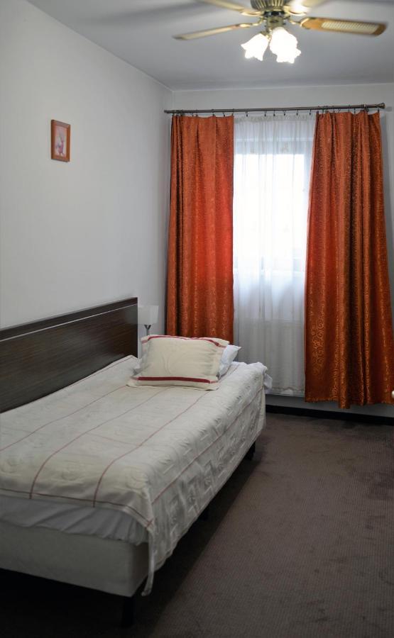 Gosciniec Czarci Mlyn Bed & Breakfast Będzin Eksteriør bilde