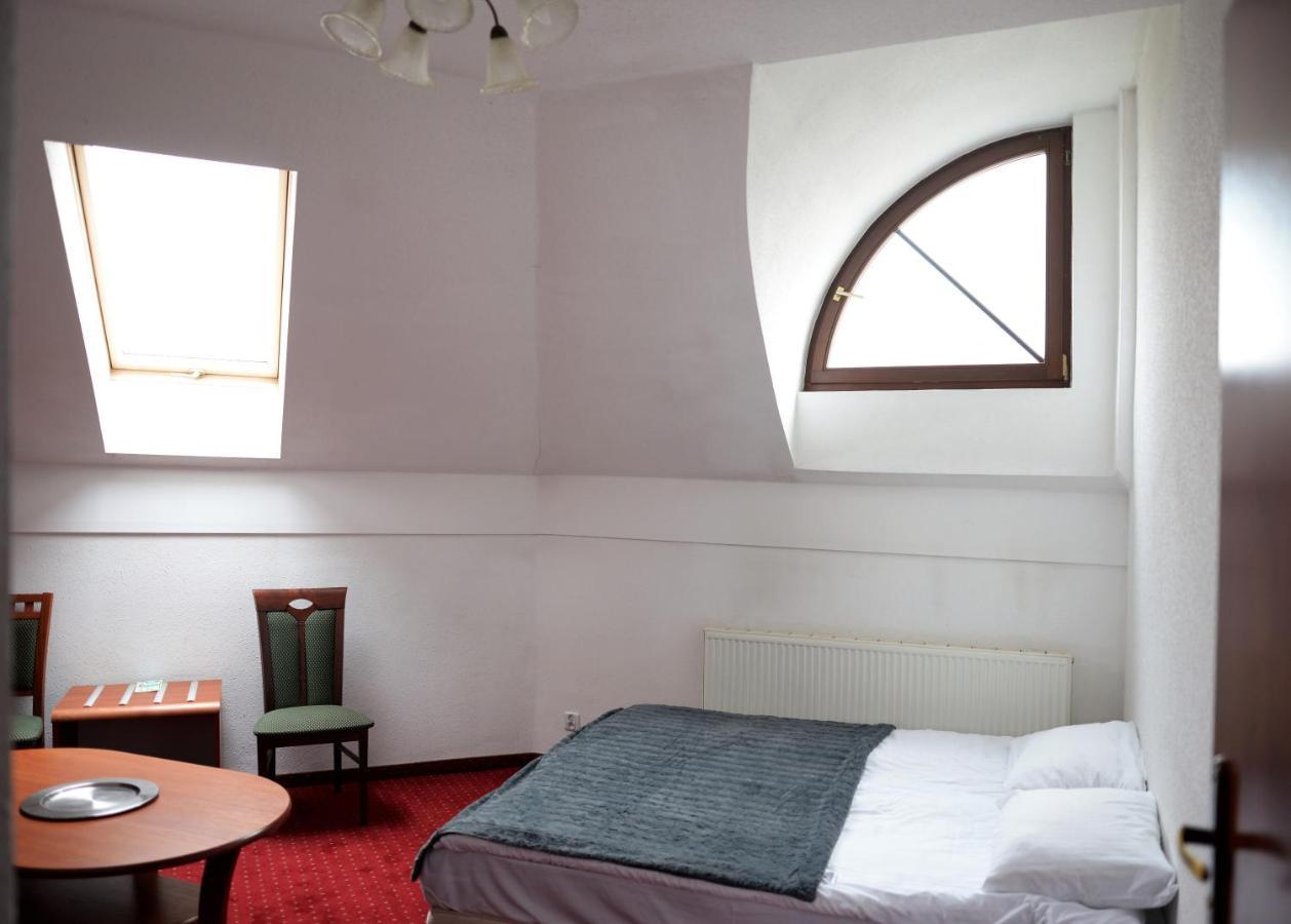 Gosciniec Czarci Mlyn Bed & Breakfast Będzin Eksteriør bilde