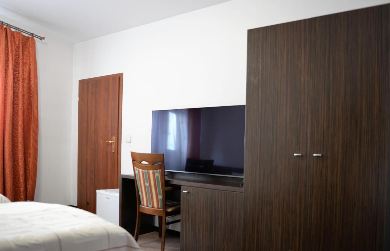 Gosciniec Czarci Mlyn Bed & Breakfast Będzin Eksteriør bilde
