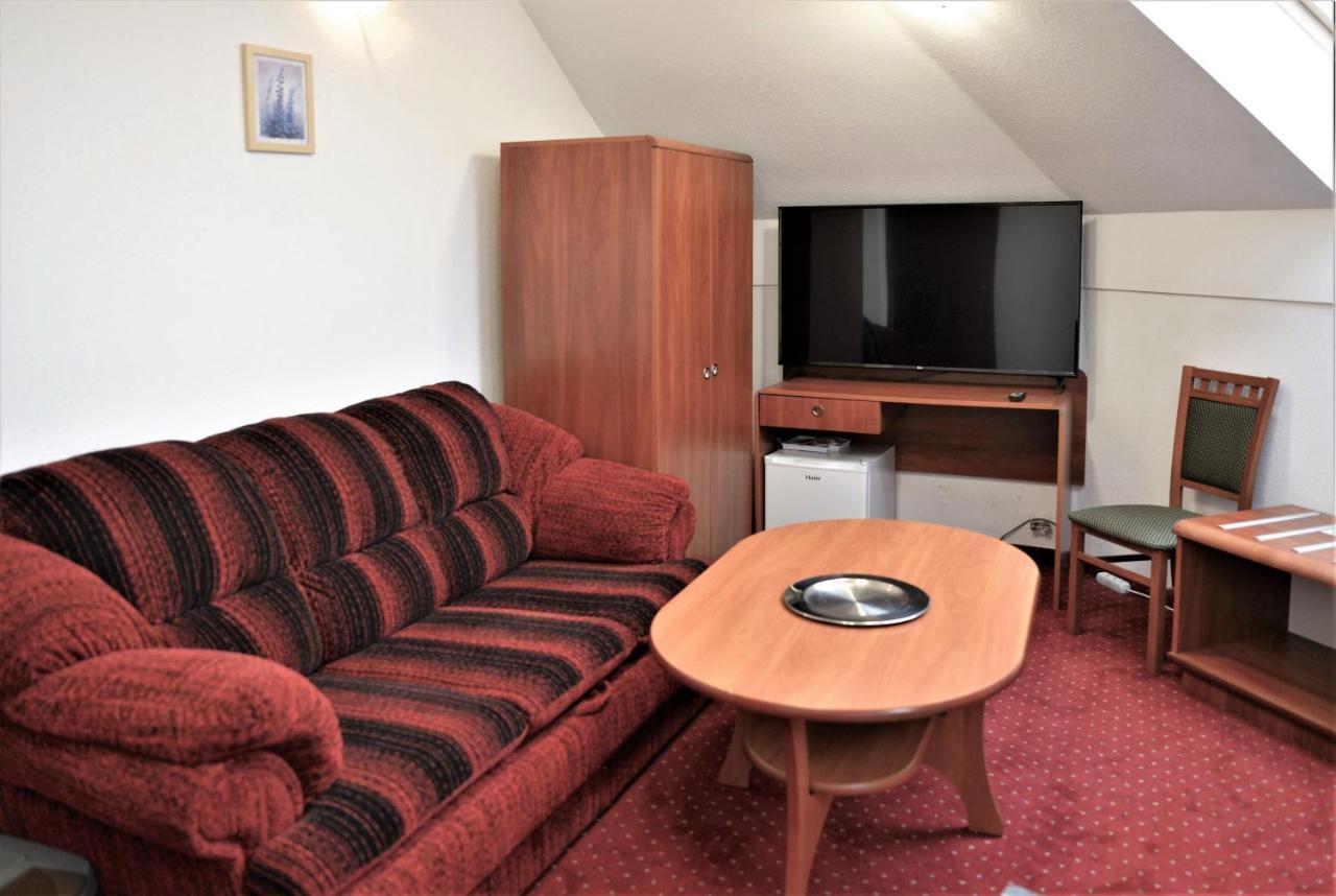 Gosciniec Czarci Mlyn Bed & Breakfast Będzin Eksteriør bilde