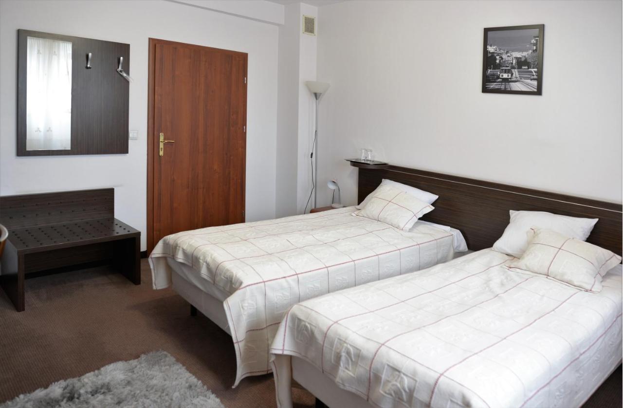 Gosciniec Czarci Mlyn Bed & Breakfast Będzin Eksteriør bilde