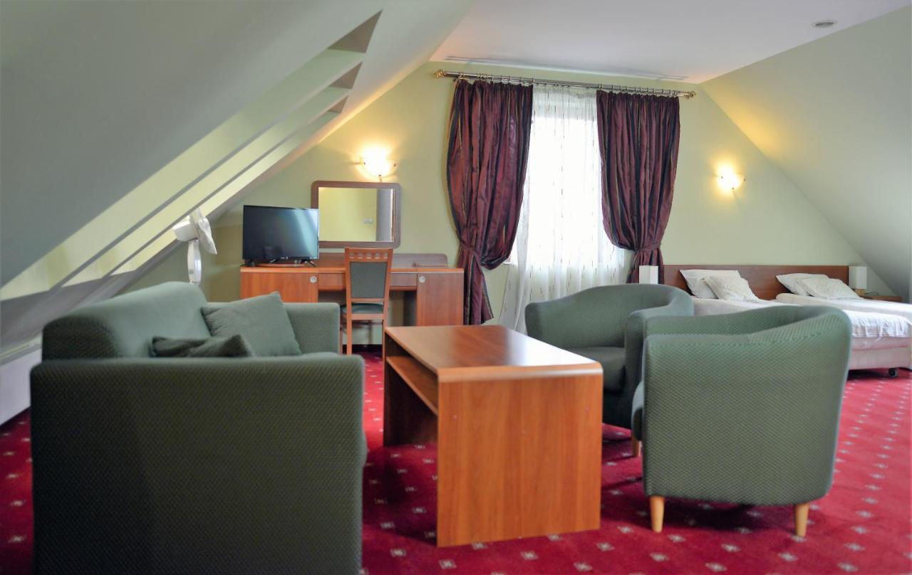 Gosciniec Czarci Mlyn Bed & Breakfast Będzin Eksteriør bilde