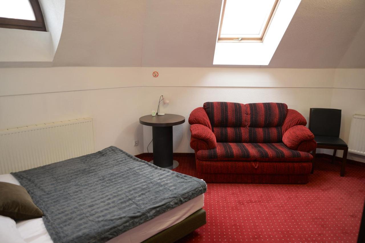 Gosciniec Czarci Mlyn Bed & Breakfast Będzin Eksteriør bilde