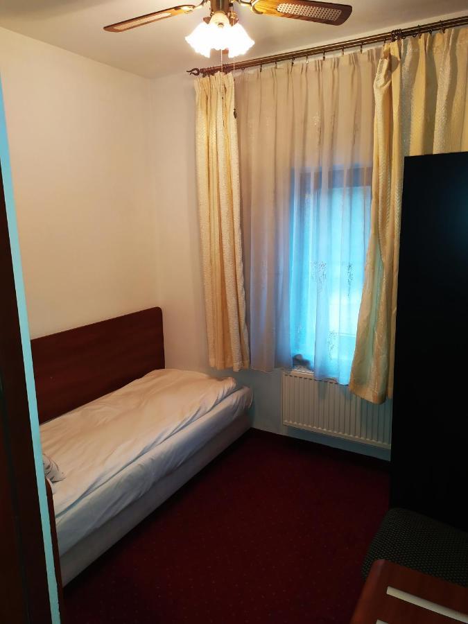 Gosciniec Czarci Mlyn Bed & Breakfast Będzin Eksteriør bilde